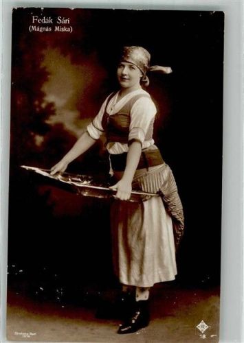 Budapest 1916 Portrait der ungarischen Schauspielerin Fedak Sari als Magnas Miska Rotophot 18 Ort lt. Fotograf Strelsky