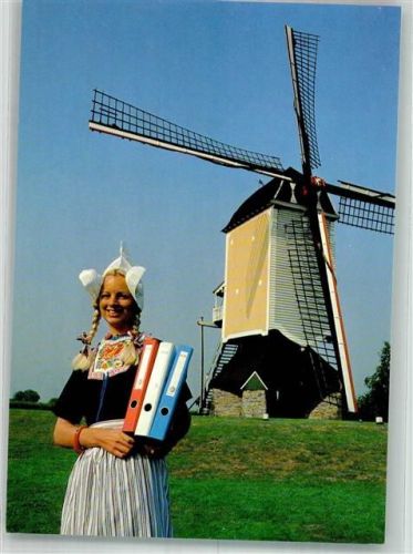 Belfeld Windmühle Junge Frau in holländischer Tracht mit Aktenordnern der Firma Egidius Janssen
