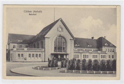 Cöthen mit Bahnhof gelaufen von 1930 kleiner Knick an der rechten unteren Ecke Sonst gut erhalten.
