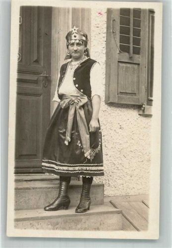 Frau