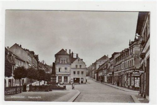Meerane mit Blick auf den Neumarkt ungelaufen Leichte Abschürfungen an den Rändern, leicht stockfleckig, sonst gut erhalten