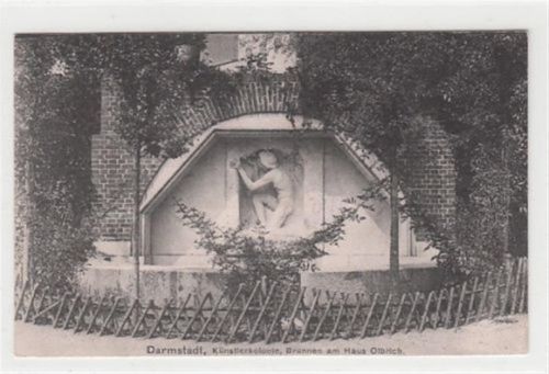 Darmstadt Darmstadt, Künstlerkolonie. Brunnen am Haus Olbrich ungelaufen Gute Erhaltung.