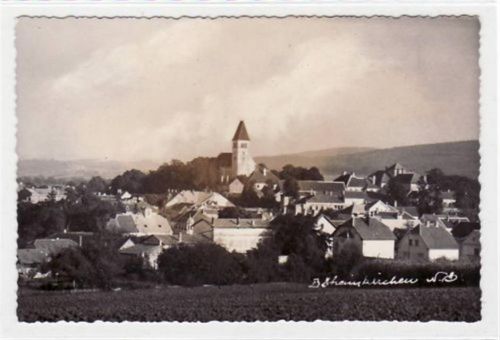 Fotokarte von Böheimkirchen. Gesamtansicht. Ungelaufen. Leicht stockfleckig, leichter Bug unten links, sonst gut erhalten.