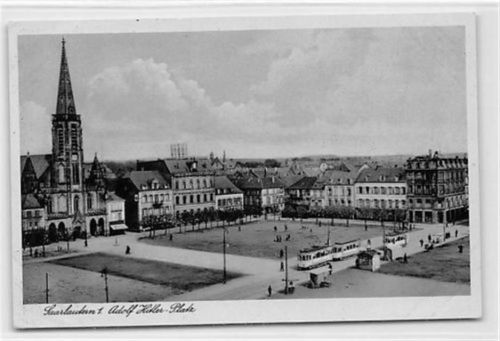 Saarlouis Saarlouis. ein Blick auf den Adolf-Hitler-Platz ungelaufen Ecken mit Albumabdrücken, sonst gut erhalten WK II