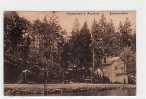 Liegau-Augustusbad Augustusbad b. Radeberg mit Partie am Schwanenteich gelaufen von 1912. Leichter Bug unten rechts, sonst gut erhalten.