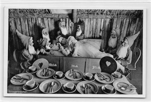 Altenberg im Rheinland. Schneewittchen im Deutschen Märchenwald ungelaufen Ecken mit Albumabdrücken, kleiner Knick auf der linken Seite in der Mitte, Rückseite leicht stockfleckig, sonst gut erhalten