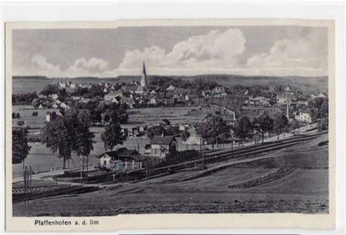 Pfaffenhofen a.d. Ilm mit Gesamtansicht und Bahnschranke gelaufen von 1940. Albumabdrücke an den Ecken leichter Stempeldurchdruck, sonst gut erhalten