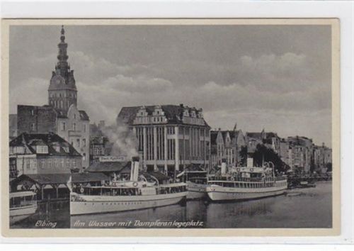 Elbing / Elblag. Partie am Wasser mit Dampferanlegeplatz und Dampfer gelaufen 1940. Rückseite leicht fleckig, sonst gut erhalten.