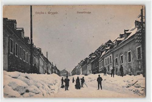 Sayda im Erzgebirge. Hauptstraße im Winter gelaufen. leichte Abschürfungen, Vorder- und Rückseite fleckig, sonst gut erhalten