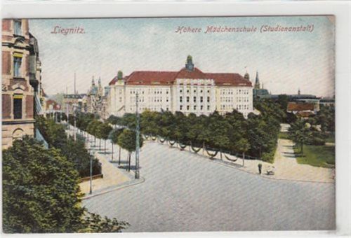 Liegnitz Liegnitz / Legnica. Höhere Mädchenschule (Studienanstalt) ungelaufen Oxydationsspuren. Rückseite leicht fleckig, sonst gut erhalten