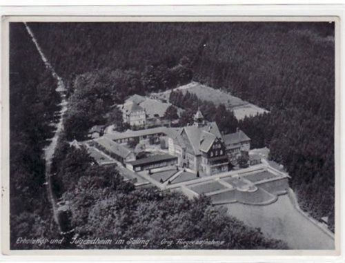 Dassel. Orig. Fliegeraufnahme vom Erholungs- u. Jugendheim im Solling. Feldpost, Bahnpoststempel von 1940, Zug Nr. 1387. leichte Abschürfungen, kleiner Knick oben und unten rechts, sonst gut erhalten