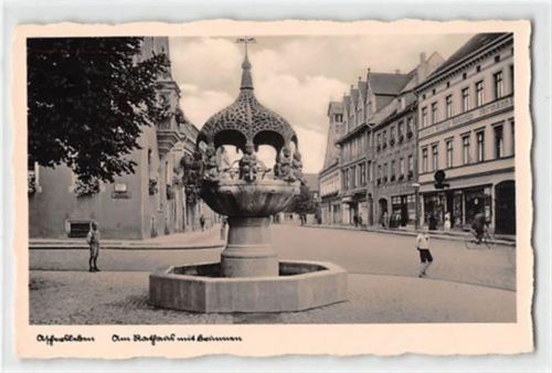 Aschersleben Aschersleben. Partie am Rathaus mit Brunnen ungelaufen Top Erhaltung.