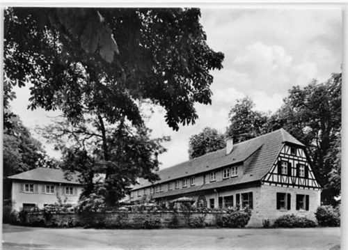 öhringen. Waldhotel Friedrichsruhe gelaufen. leichte Abschürfungen, kleiner Knick oben und unten links, leichter Schrift- und Stempeldurchdruck, sonst gut erhalten