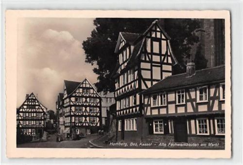 Homberg Homberg, Bezirk Kassel. Alte Fachwerkbauten am Markt ungelaufen Leicht fleckig, sonst gut erhalten