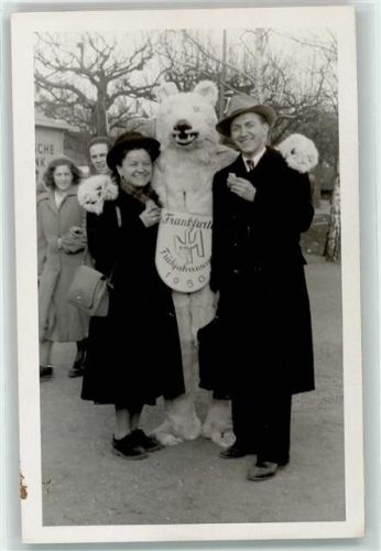 Frankfurt Frühjahrsmesse 1950 Eisbärkostüm