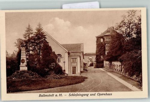 Ballenstedt Schlosseingang und Opernhaus