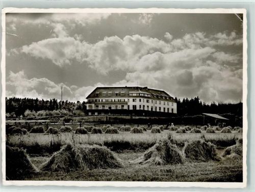 37688 W3472 Beverungen Gebrauchsspuren Heustapel Ort lt. Stempel Foto AK