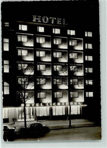 Wilmersdorf Hotel Lichtenburg am Kurfürstendamm bei Nacht Oldtimer