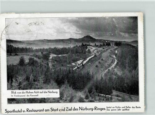 Nürburg Blick von der Hohen Acht auf die Nürburg Sporthotel u. Restaurant am Start und Ziel des Nürburg-Ringes