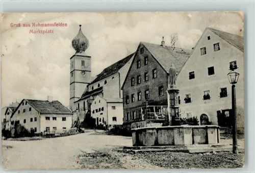 Ruhmannsfelden Marktplatz Brunnen Marienstatue Kirche