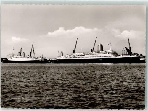 Vierschrauben Turbinenschiff TS Bremen MS Berlin Flaggschiff der Norddeutschen Lloyd Bremen Verladekran