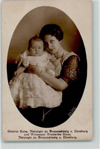 1917 Victoria Luise mit Prinzessin Friederike Luise