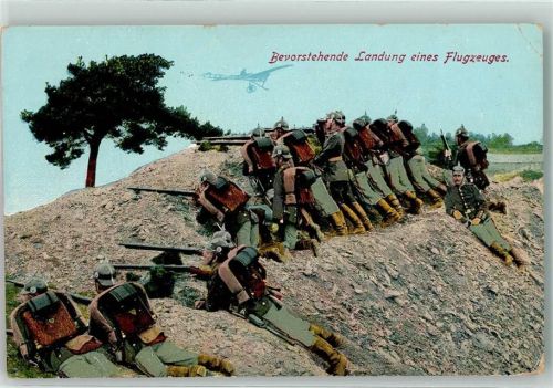 Bevorstehende Landung eines Flugzeuges Soldaten Pickelhaube Kriegsschauplatz 1915 Gebrauchsspuren
