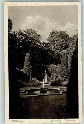Wilhelmshöhe Löwenburg Burggarten Statue Springbrunnen