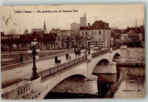 Sens Blick auf die Nouveau Brücke Oldtimer Kinderwagen Fahrrad