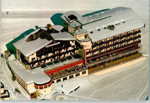 Berwang Fliegeraufnahme Alpenhotel Berwanger Hof im Schnee