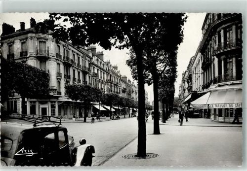 Chalon-sur-Saone le Boulevard de la Republique Gasthaus la Maison du Cafe Oldtimer Fahrrad