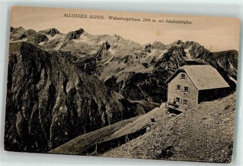 Waltenberger Haus Berghütte mit Schafalpköpfen