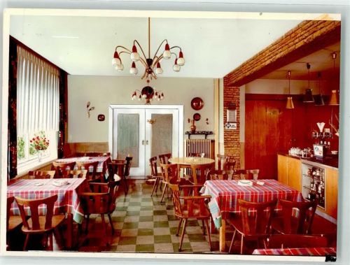 Lich Gasthaus zum Pfaffenhof Gastraum Blumen Theke Lampe Ort handschriftlich