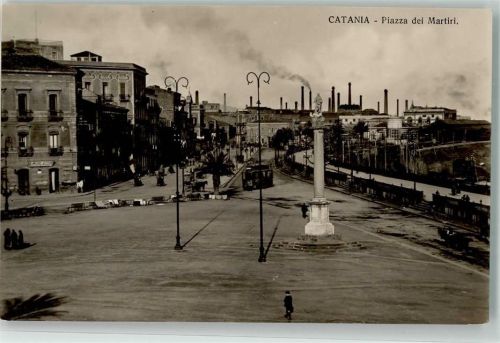 Catania Denkmal Straßenbahn Piazza dei Martiri