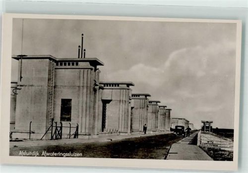 Kornwerderzand Afsluitdijk Afwateringssluizen Oldtimer