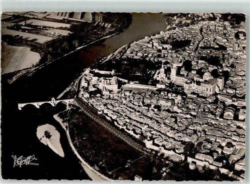 Avignon Fliegeraufnahme Palais des Papes die Brücke