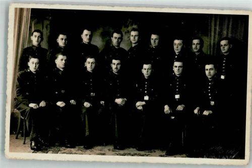 Caslav Fotostudioaufnahme von Soldaten in Uniform Ort lt. Fotograf