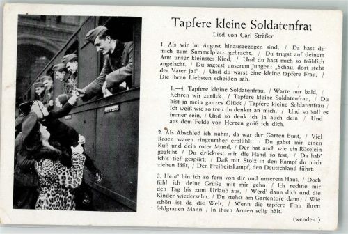Frau verabschiedet sich am Bahnsteig von ihrem Mann Text des Liedes Tapfere kleine Soldatenfrau von Carl Sträßer Verlag Robert Franke Fotograf Beck