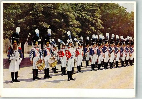 Soldaten in den farbenprächtigen Uniformen zu Zeiten der Napoleonischen Kriege Verlag Wolf & Sohn