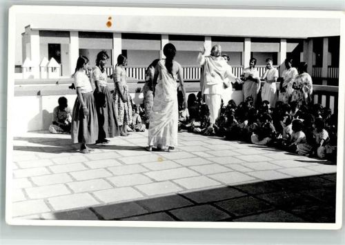 Schule Mission Tracht