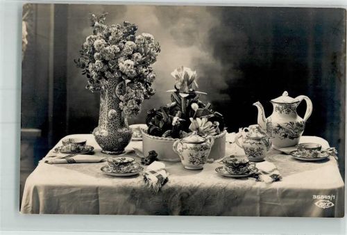 Porzellan Blumenvase Kaffeegeschirr Kuchen