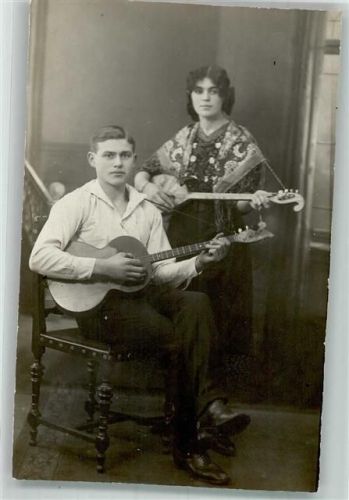 Frau Gitarre