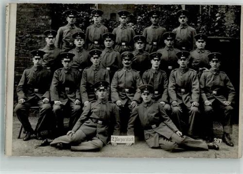 Linden 1916 Eine Gruppe Landser in Uniform Ort lt. Feldpoststempel WK I Maschinenstempel