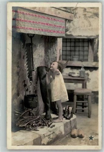 1904 Kind Kamin Schuhe Holzschuhe Weihnachten