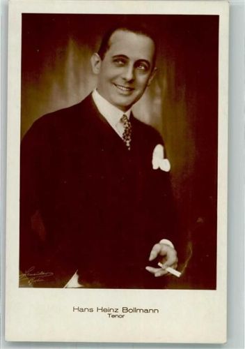 Hans Heinz Bollmann mit Zigarette , Tenor