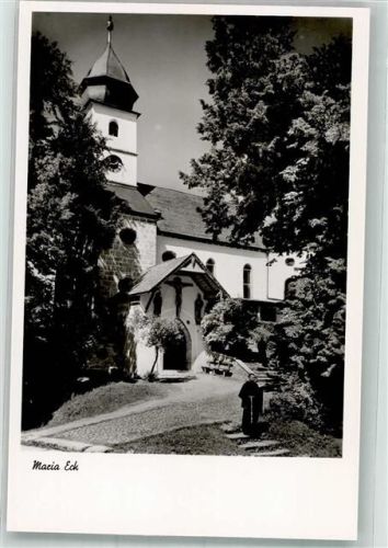 Maria Eck Mönch vor der Klosterkirche Maria Eck