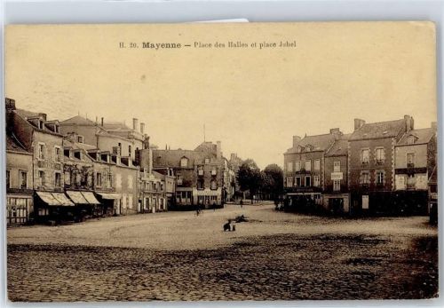 Mayenne Place des Halles, Place Juhel