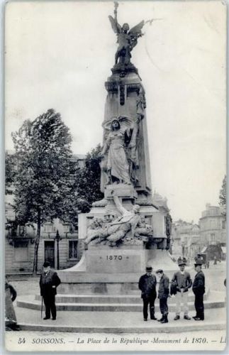 Soissons La Place de la Republique Monument Denkmal