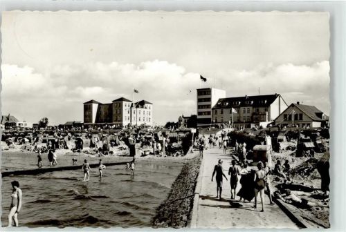 Duhnen Strand mit Strand Hotel Jugendherberge