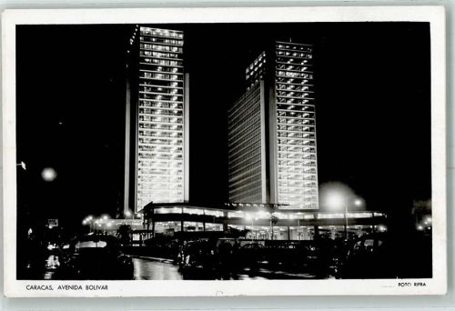 Caracas Avenida Bolivar bei Nacht Auto